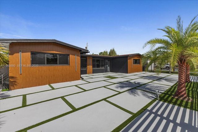 19511 NE 18th Place, Miami, FL 33179