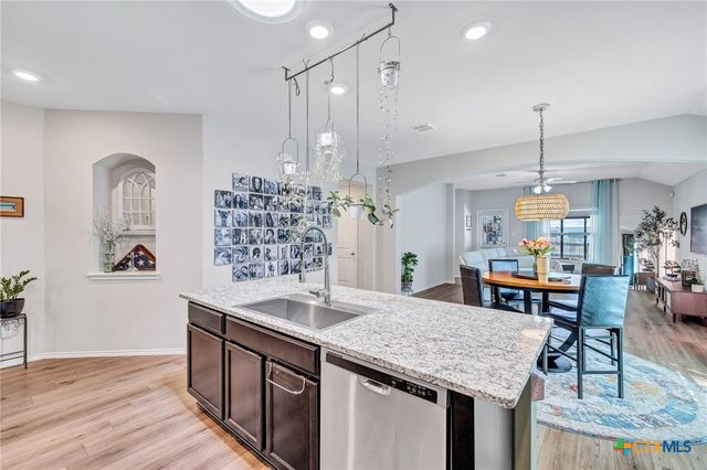 1904 T H Johnson Drive, Taylor, TX 76574
