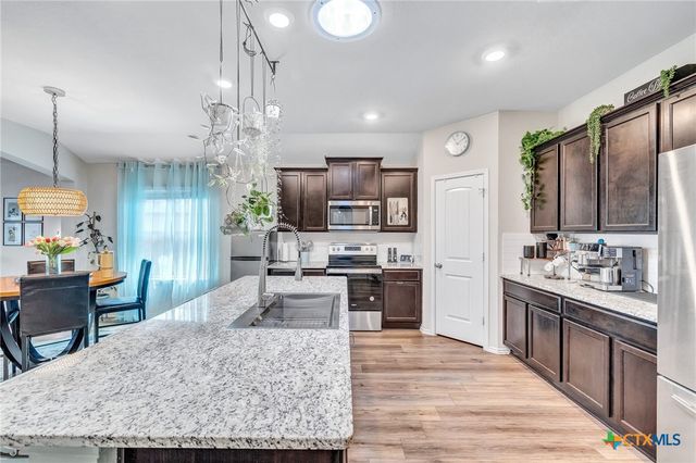 1904 T H Johnson Drive, Taylor, TX 76574