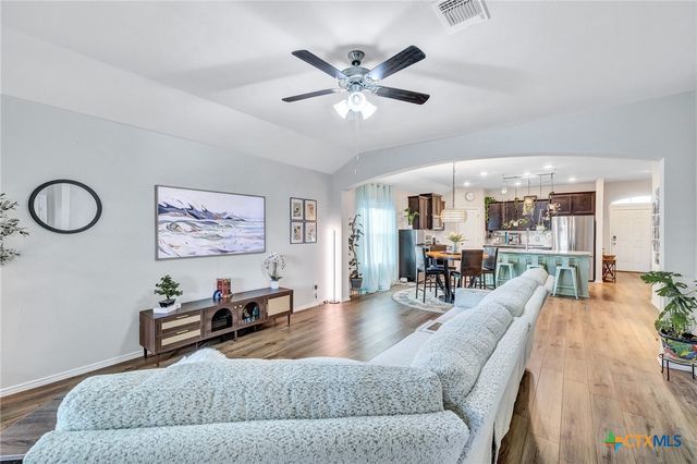 1904 T H Johnson Drive, Taylor, TX 76574