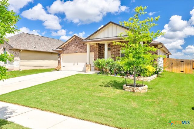1904 T H Johnson Drive, Taylor, TX 76574