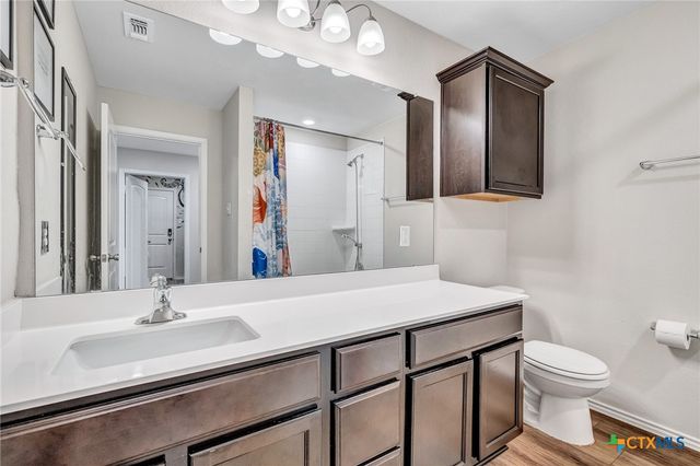 1904 T H Johnson Drive, Taylor, TX 76574