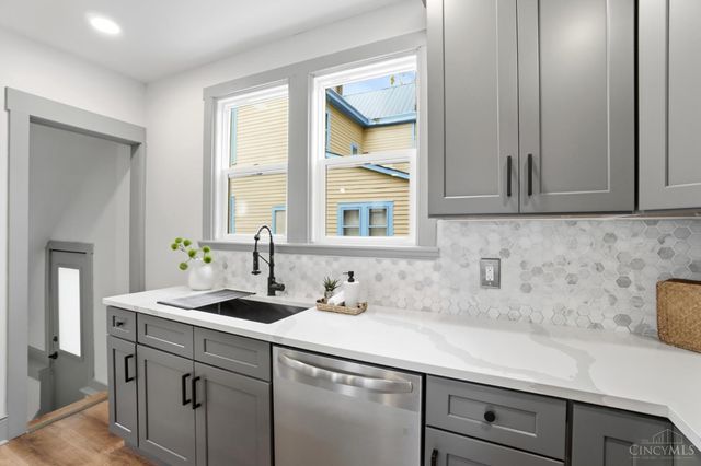 5200 Whetsel Avenue, Cincinnati, OH 45227