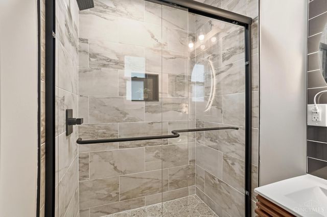 5200 Whetsel Avenue, Cincinnati, OH 45227