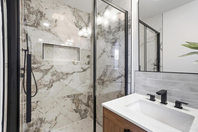 5200 Whetsel Avenue, Cincinnati, OH 45227