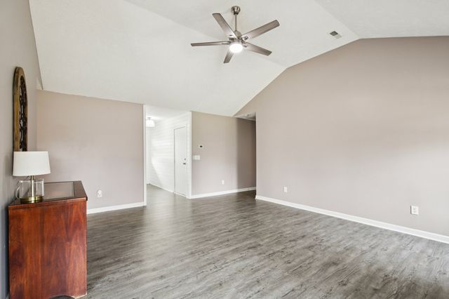 1049 Monticello Pl, Gallatin, TN 37066