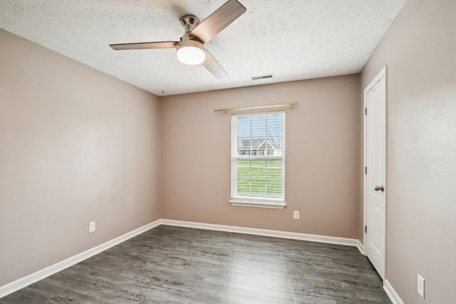 1049 Monticello Pl, Gallatin, TN 37066