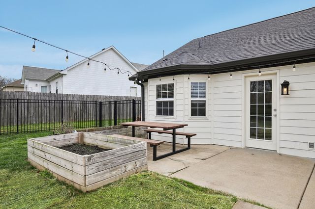 1049 Monticello Pl, Gallatin, TN 37066