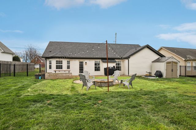 1049 Monticello Pl, Gallatin, TN 37066