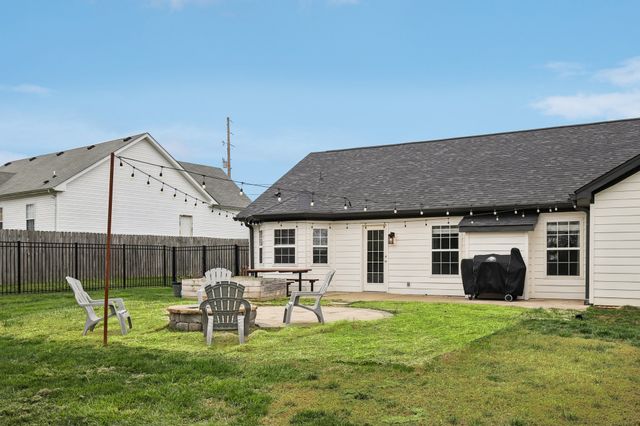 1049 Monticello Pl, Gallatin, TN 37066