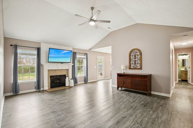 1049 Monticello Pl, Gallatin, TN 37066