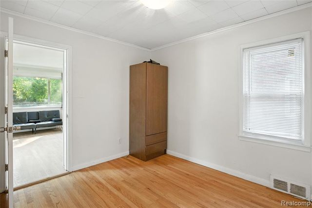 20522 Woodmont Street, Harper Woods, MI 48225