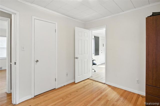 20522 Woodmont Street, Harper Woods, MI 48225