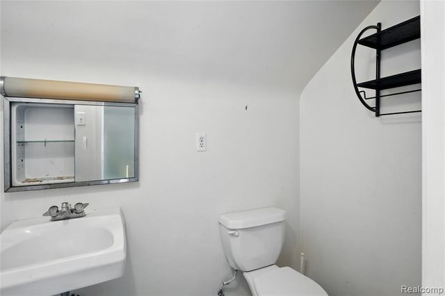 20522 Woodmont Street, Harper Woods, MI 48225