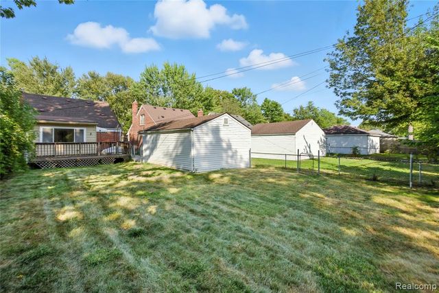 20522 Woodmont Street, Harper Woods, MI 48225