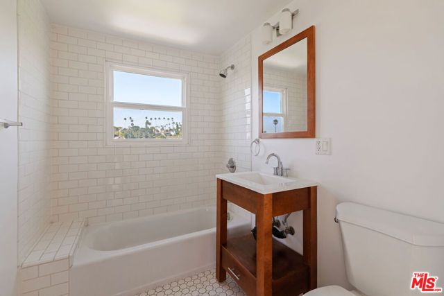 1523 Murray Drive, Los Angeles, CA 90026