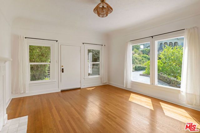 1523 Murray Drive, Los Angeles, CA 90026