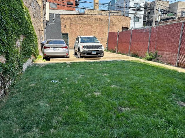 1552 W Fullerton Avenue, Chicago, IL 60614