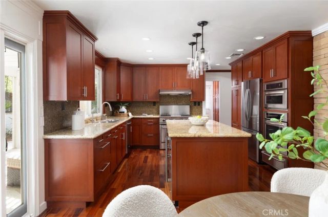 19122 Barrett Lane, North Tustin, CA 92705