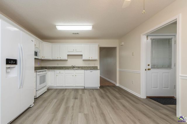 605 Deerfield Circle, Warner Robins, GA 31088