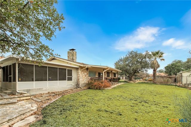 1130 Crossbow Drive, Canyon Lake, TX 78133