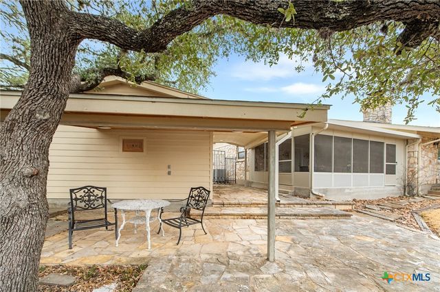 1130 Crossbow Drive, Canyon Lake, TX 78133