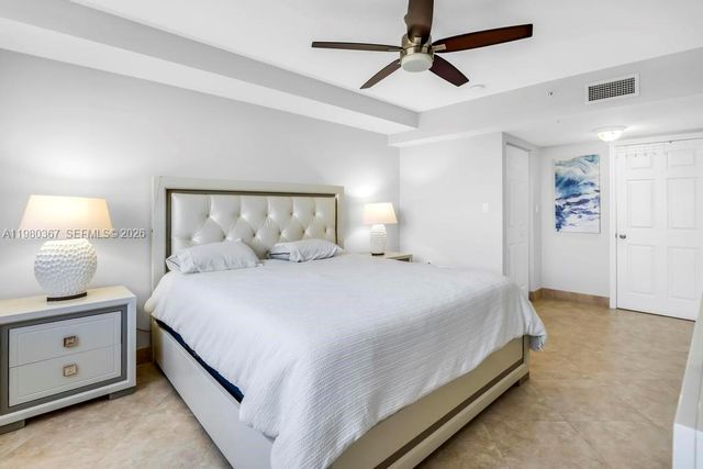 2001 N Ocean Blvd, Fort Lauderdale, FL 33305