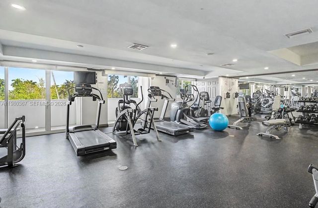 2001 N Ocean Blvd, Fort Lauderdale, FL 33305