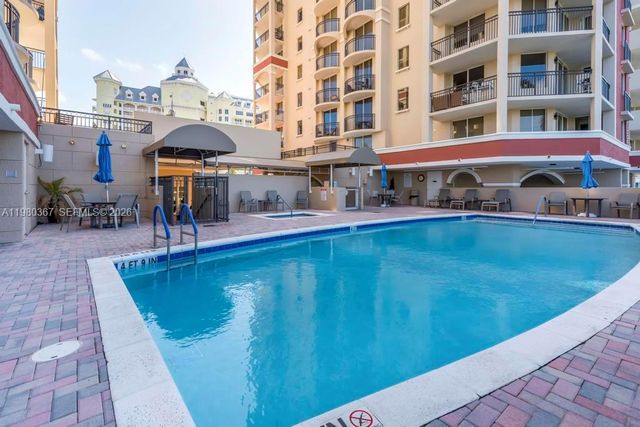 2001 N Ocean Blvd, Fort Lauderdale, FL 33305