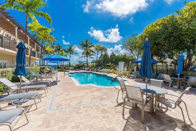 2001 N Ocean Blvd, Fort Lauderdale, FL 33305