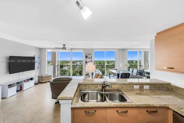 2001 N Ocean Blvd, Fort Lauderdale, FL 33305