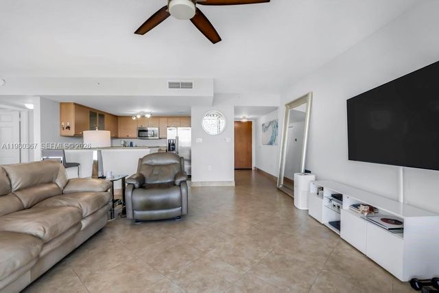 2001 N Ocean Blvd, Fort Lauderdale, FL 33305