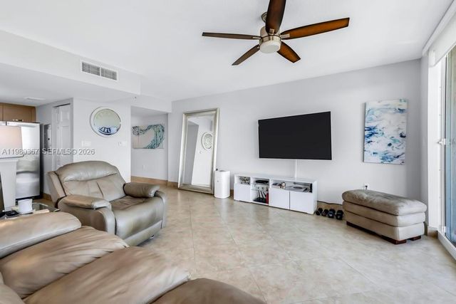 2001 N Ocean Blvd, Fort Lauderdale, FL 33305