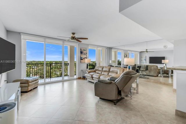 2001 N Ocean Blvd, Fort Lauderdale, FL 33305