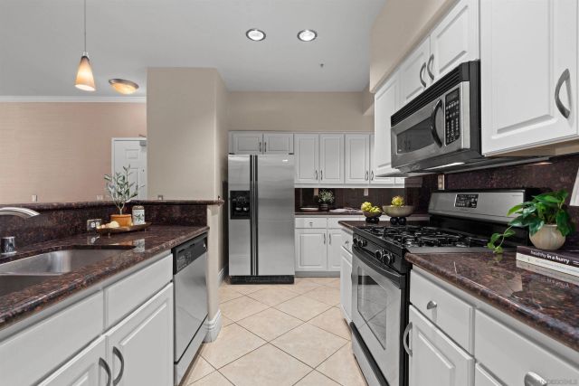 12368 Carmel Country Rd 103, San Diego, CA 92130