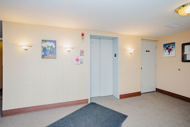 4624 N Commons Drive 104, Chicago, IL 60656