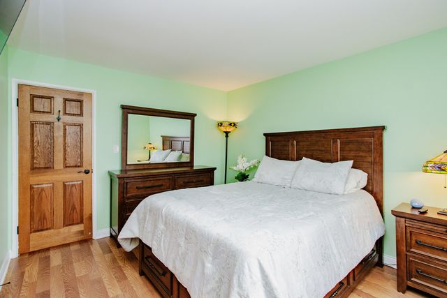 4624 N Commons Drive 104, Chicago, IL 60656