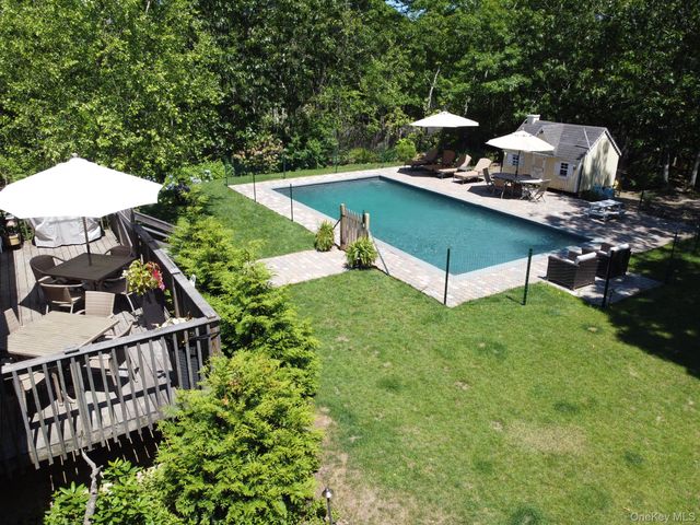 28 Old Trail Road, Water Mill, NY 11976