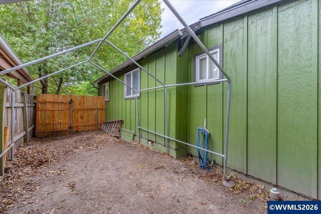 1090 Norway St NE, Salem, OR 97301