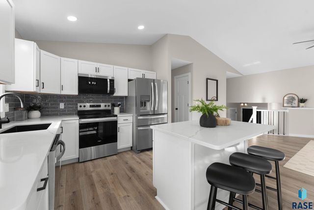4704 S Nathan Ave Avenue, Sioux Falls, SD 57103