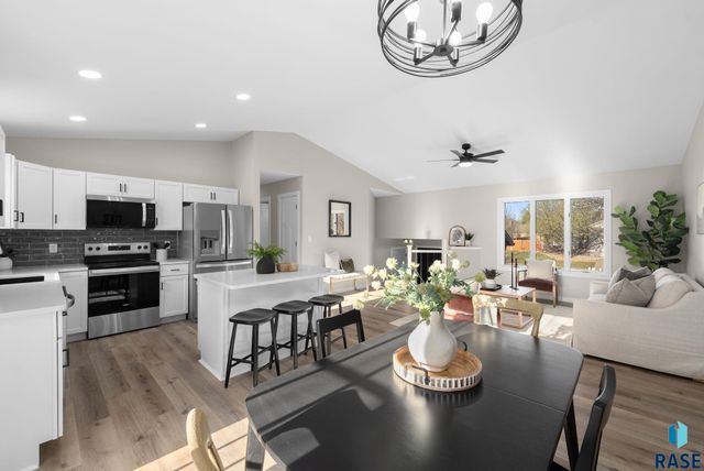 4704 S Nathan Ave Avenue, Sioux Falls, SD 57103