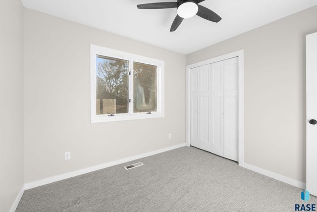 4704 S Nathan Ave Avenue, Sioux Falls, SD 57103
