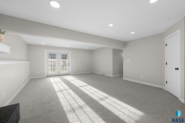 4704 S Nathan Ave Avenue, Sioux Falls, SD 57103