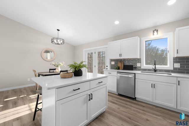 4704 S Nathan Ave Avenue, Sioux Falls, SD 57103