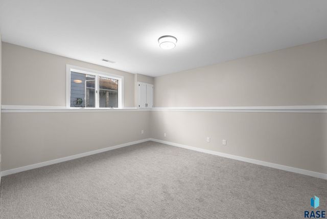 4704 S Nathan Ave Avenue, Sioux Falls, SD 57103