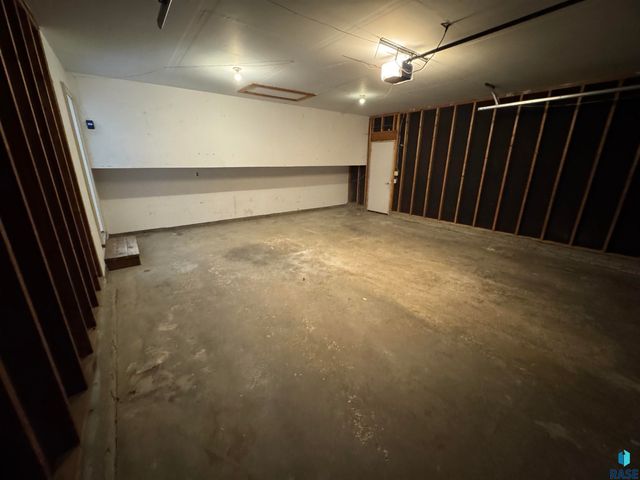 4704 S Nathan Ave Avenue, Sioux Falls, SD 57103