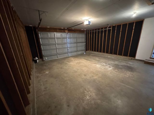 4704 S Nathan Ave Avenue, Sioux Falls, SD 57103