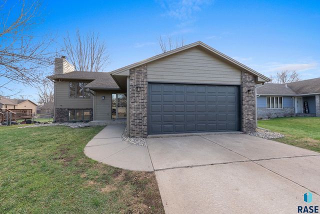 4704 S Nathan Ave Avenue, Sioux Falls, SD 57103