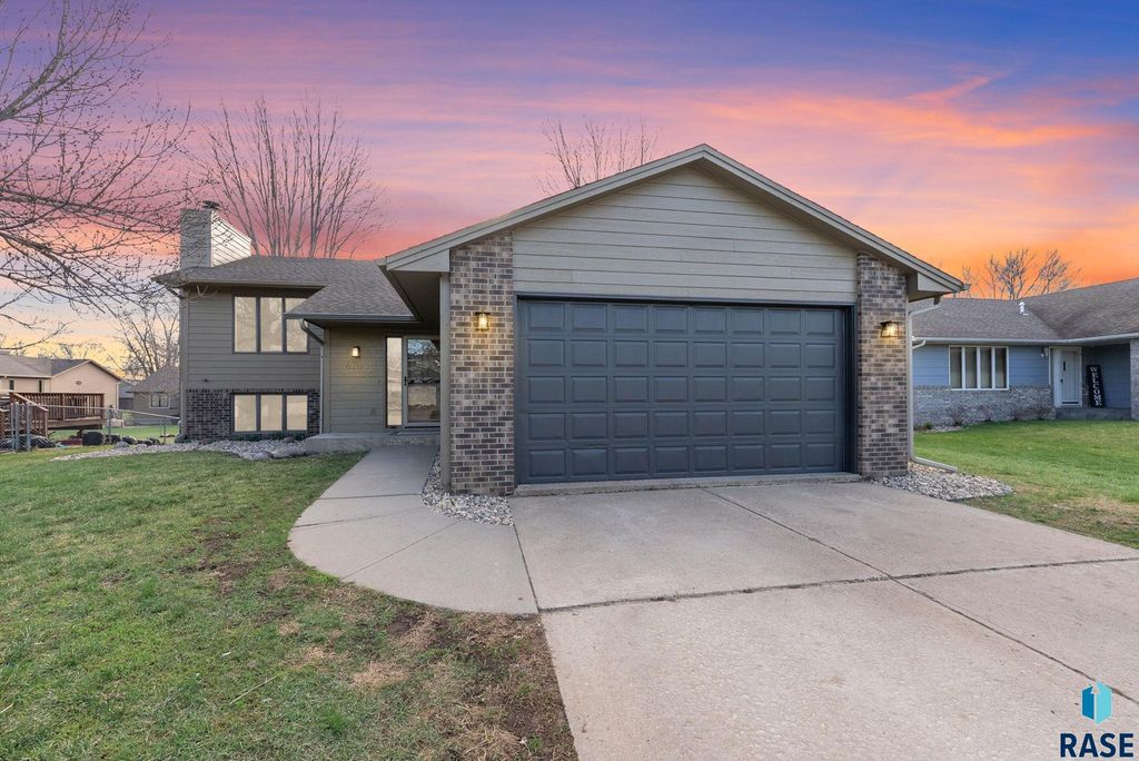 4704 S Nathan Ave Avenue, Sioux Falls, SD 57103