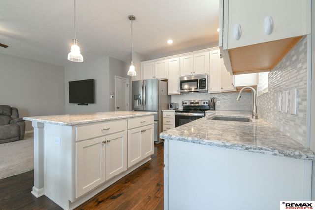 7011 NW 18th Street, Lincoln, NE 68521